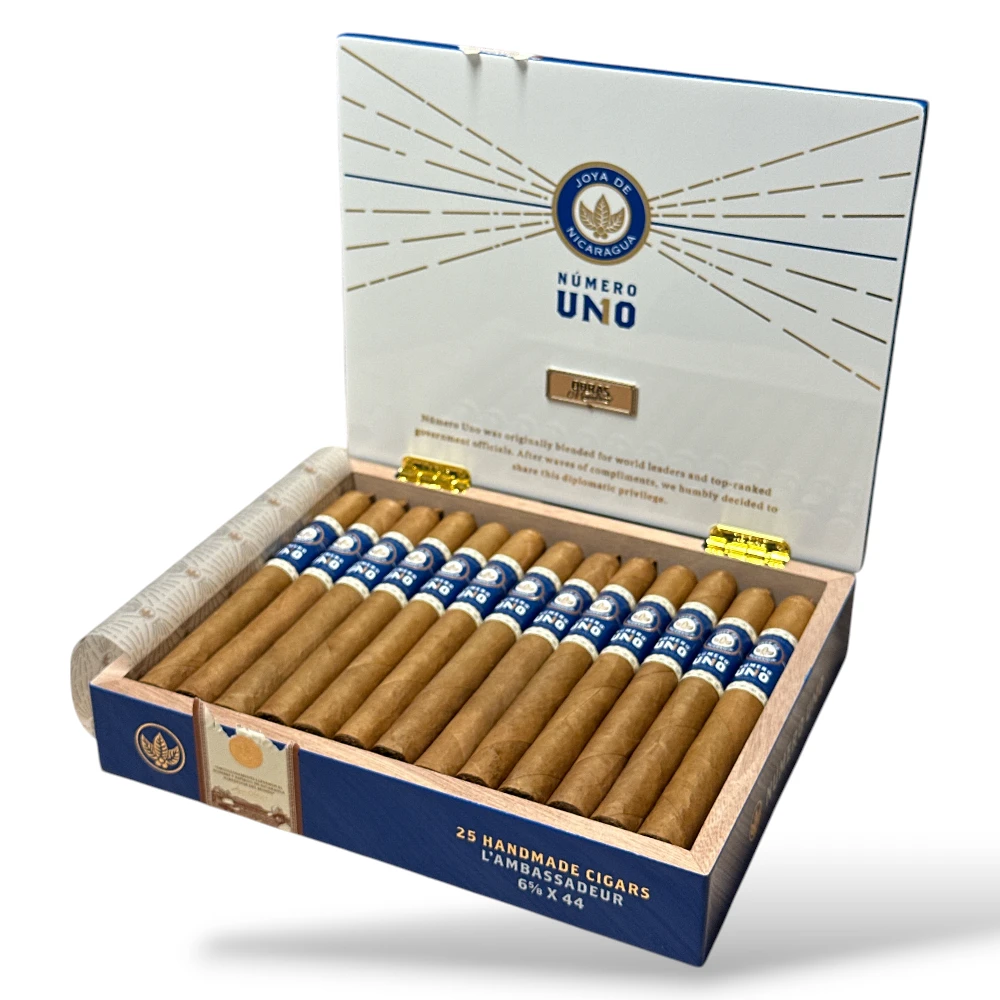 Joya de Nicaragua Numero Uno L'Ambassadeur Cigar Box Open