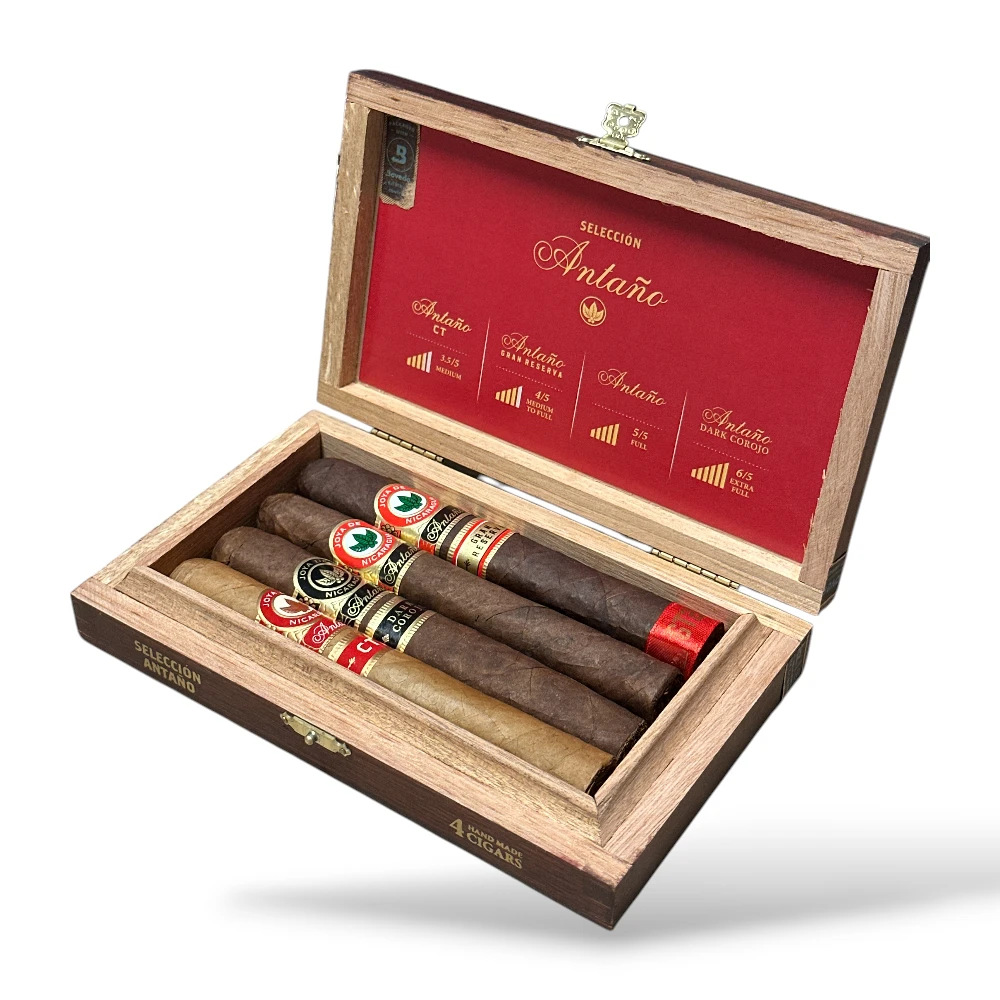 Joya de Nicaragua Seleccion Antano Toro Cigar Sampler Box Open